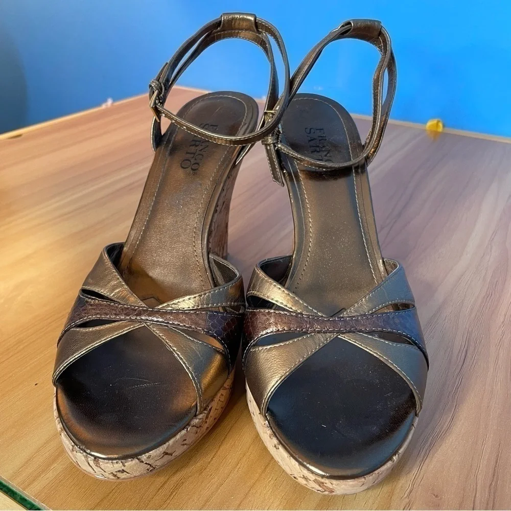 Franco Sarto wedge heeled platform sandals in size 9.5 copper metallic leather